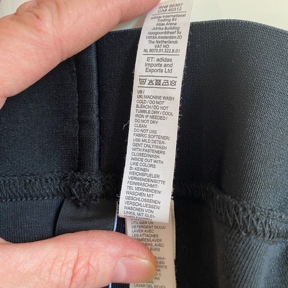 Adidas womens medium black elevated fall athleisure streetwear crop jogger pant - Picture 11 of 11